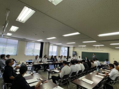 富山県小・中学校長会と県Ｐ連による教育懇談会（８月１日）